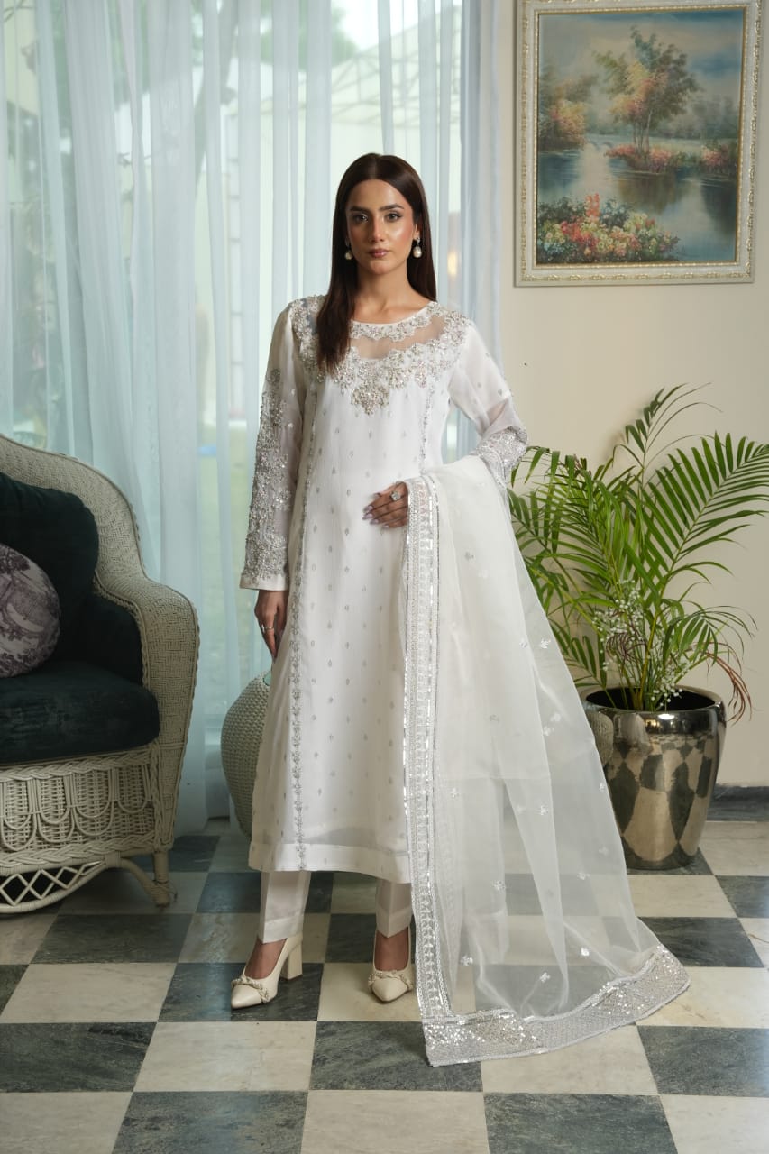 White Embroidery long shirt