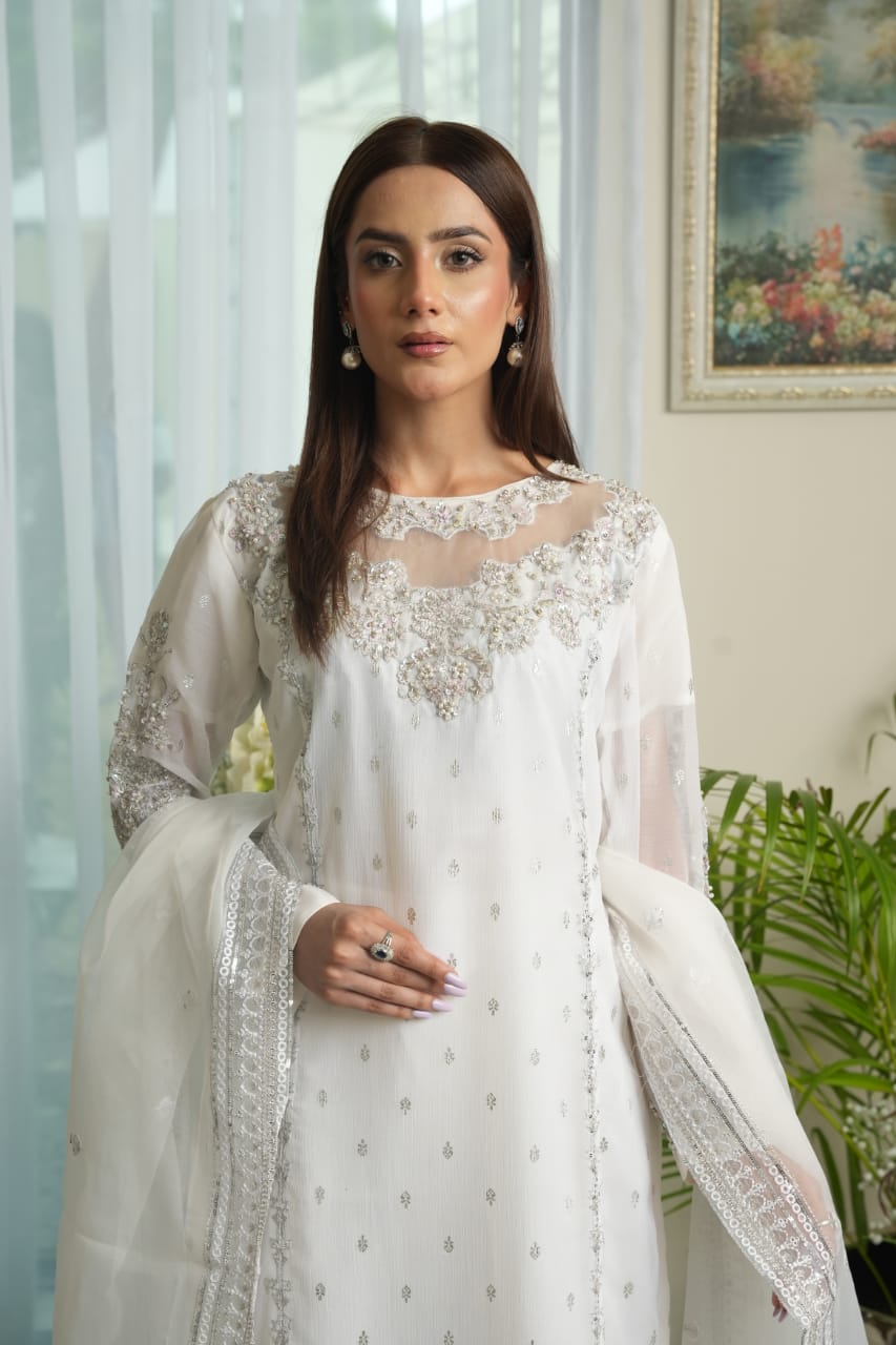 White Embroidery long shirt