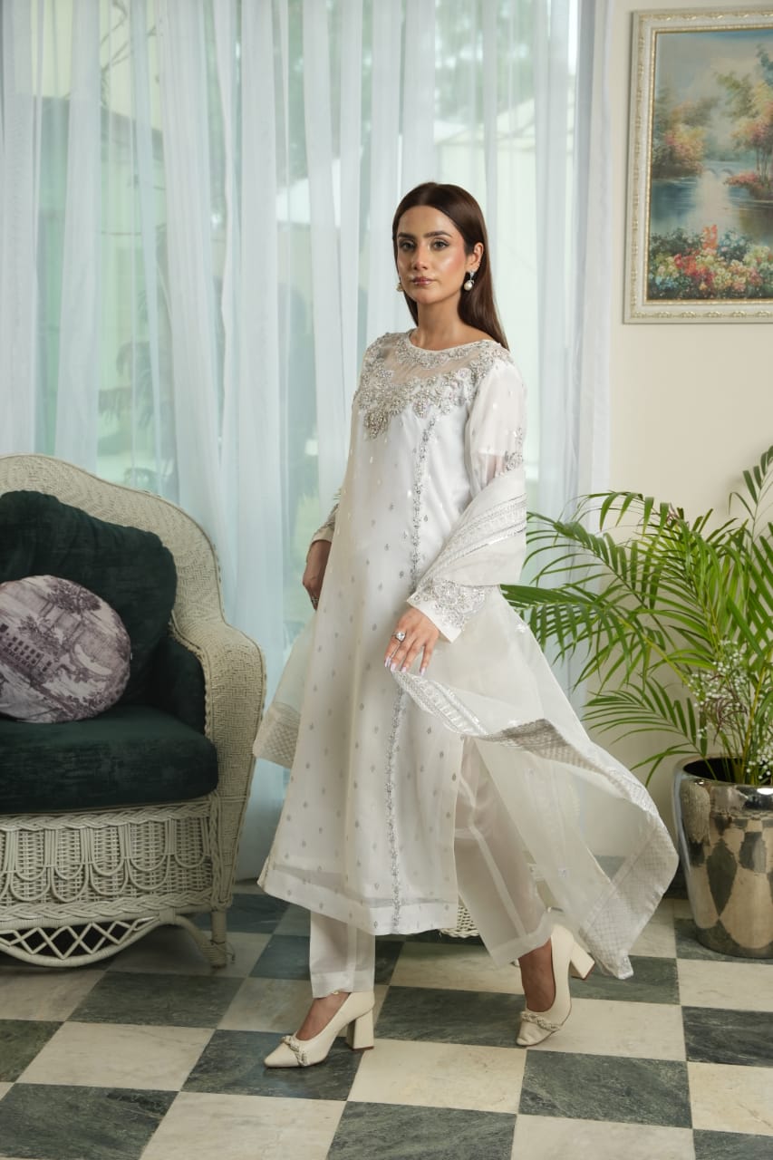 White Embroidery long shirt