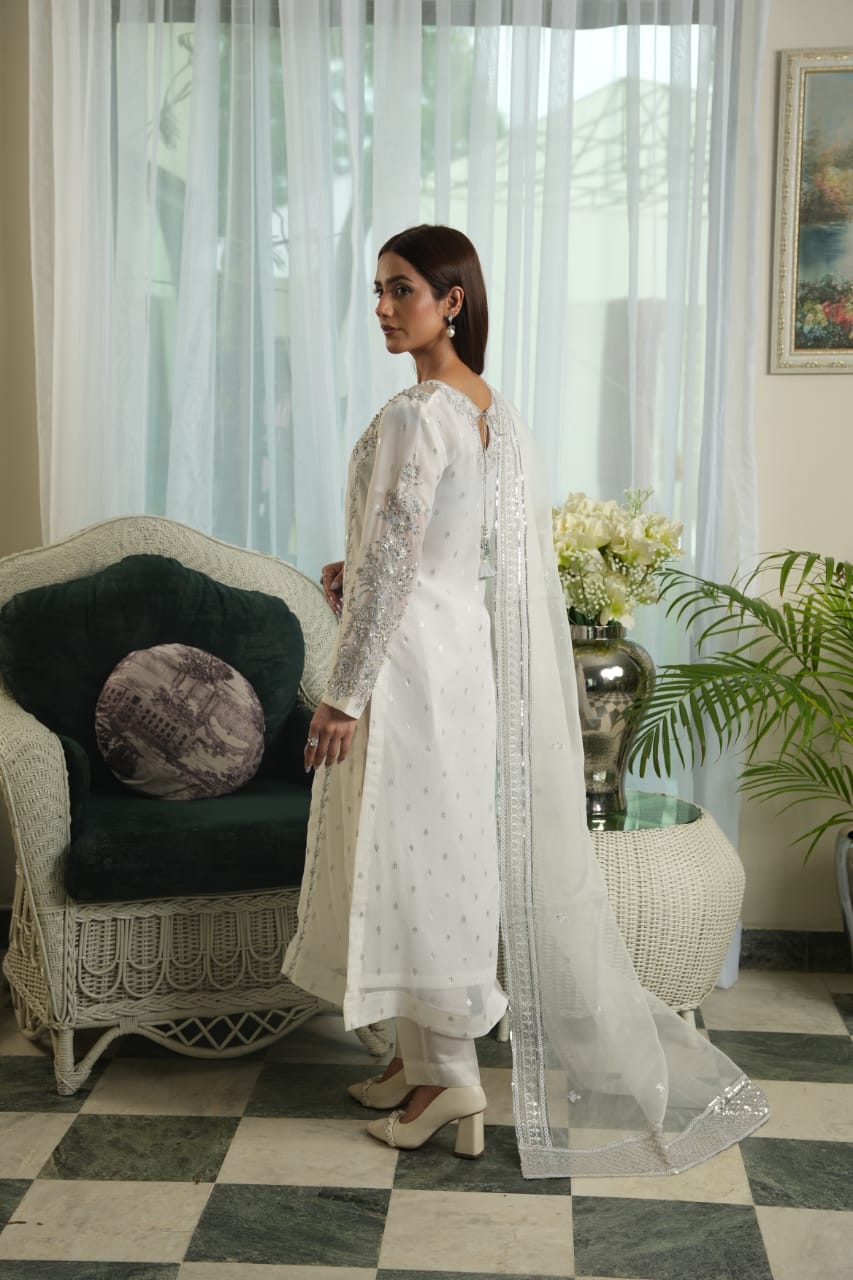 White Embroidery long shirt